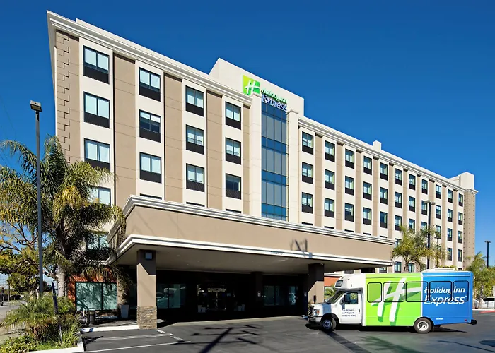 Holiday Inn Express Lax Airport By Ihg